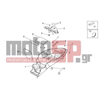 Aprilia - DORSODURO 750 ABS 2012 - Frame - Rear body I - 860930 - Καπάκι μπαταρίας