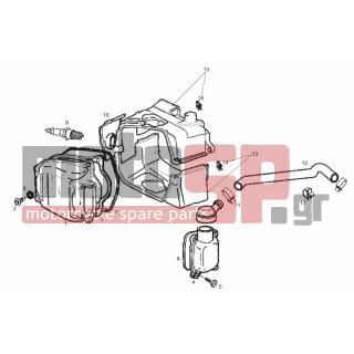 Derbi - BOULEVARD 125CC 4T E3 2010 - Engine/Transmission - COVER cylinder head - 825364 - ΦΛΑΝΤΖΑ ΚΑΠΑΚΙΟΥ ΚΕΦΑΛΗΣ SC 125200 4Τ
