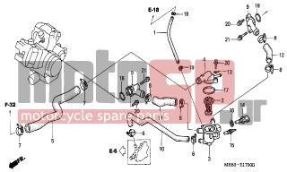 HONDA - VTR1000F (ED) 2002 - Engine/Transmission - WATER PIPE - 19300-MBB-003 - THERMOSTAT